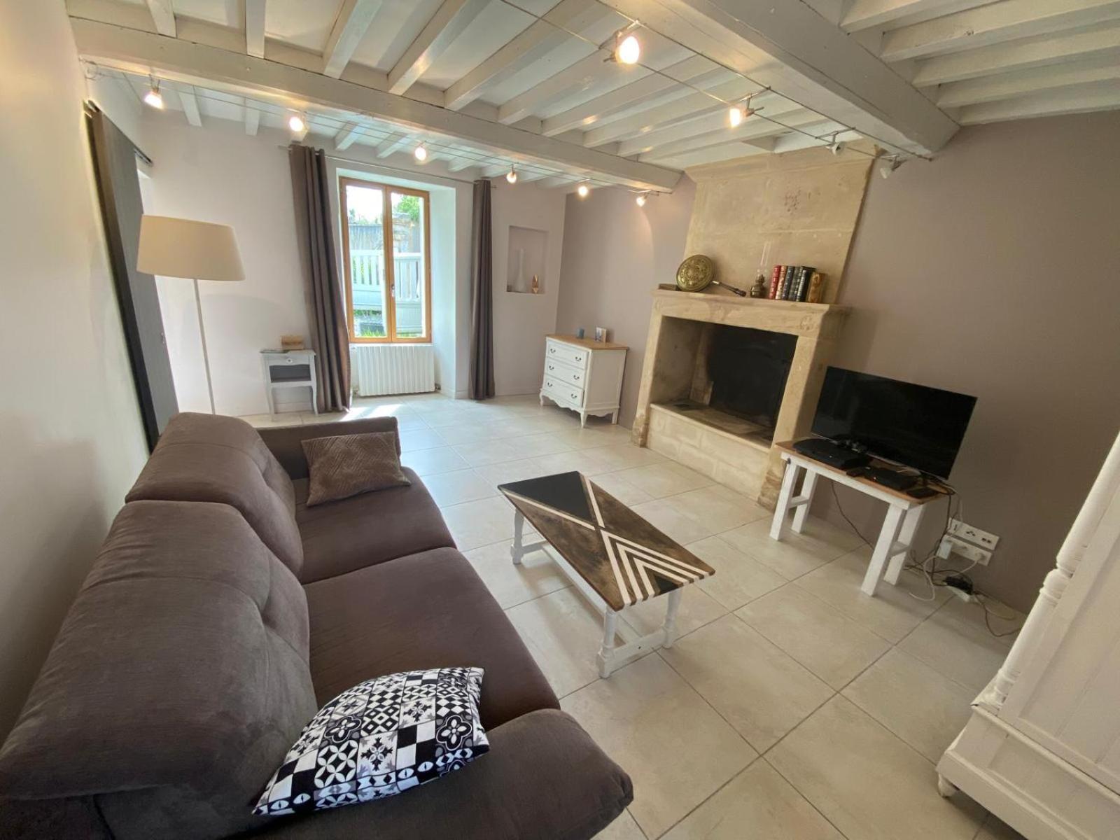 Jolie Maison En Pierres Au Calme Dans Un Village Aux Portes De Bayeux Hébergement de vacances *